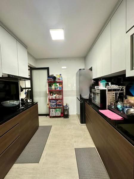 430A Bedok North Road, 430A Bedok North Road, Bedok / Upper East Coast, 3 Bedrooms, 1,011 sqft, HDB Flat For Sale, by Lau Mei Ching, 500254343 - Kitchen - PropertyGuru.com.sg