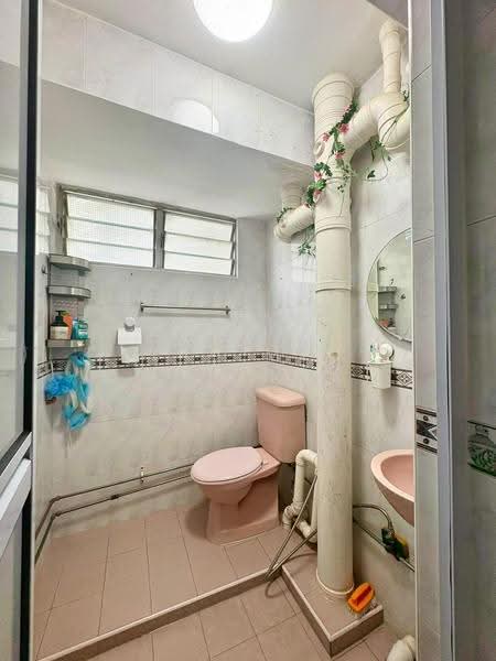 313 Ang Mo Kio Avenue 3, 313 Ang Mo Kio Avenue 3, Ang Mo Kio / Bishan / Thomson, 2 Bedrooms, 785 sqft, HDB Flat For Sale, by Lau Mei Ching, 500254350 - Bathroom - PropertyGuru.com.sg