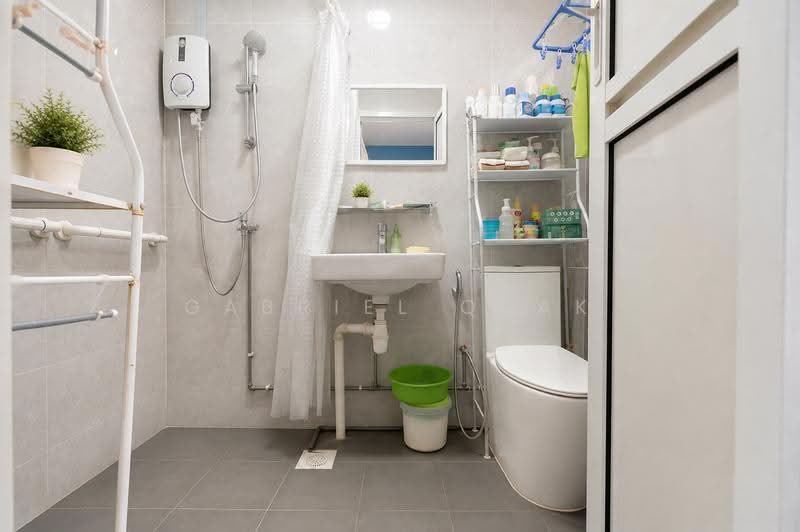 721 Jurong West Avenue 5, 721 Jurong West Avenue 5, Boon Lay / Jurong / Tuas, 3 Bedrooms, 1,119 sqft, HDB Flat For Sale, by Gabriel Quak, 500254362 - Bathroom - PropertyGuru.com.sg
