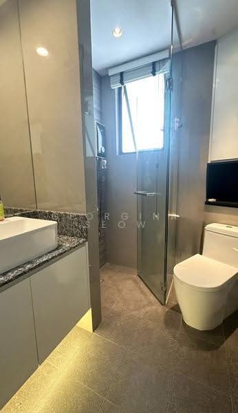 Harbour View Towers, 21 Telok Blangah Drive, Harbourfront / Telok Blangah, 3 Bedrooms, 1,206 sqft, Condominium For Rent, by Georgina Seow, 500254369 - Bathroom - PropertyGuru.com.sg