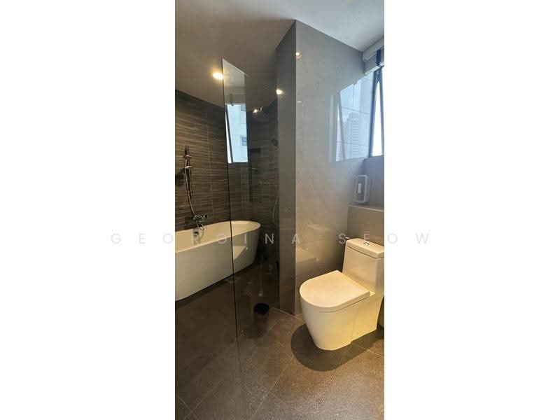 Harbour View Towers, 21 Telok Blangah Drive, Harbourfront / Telok Blangah, 3 Bedrooms, 1,206 sqft, Condominium For Rent, by Georgina Seow, 500254369 - Bathroom - PropertyGuru.com.sg