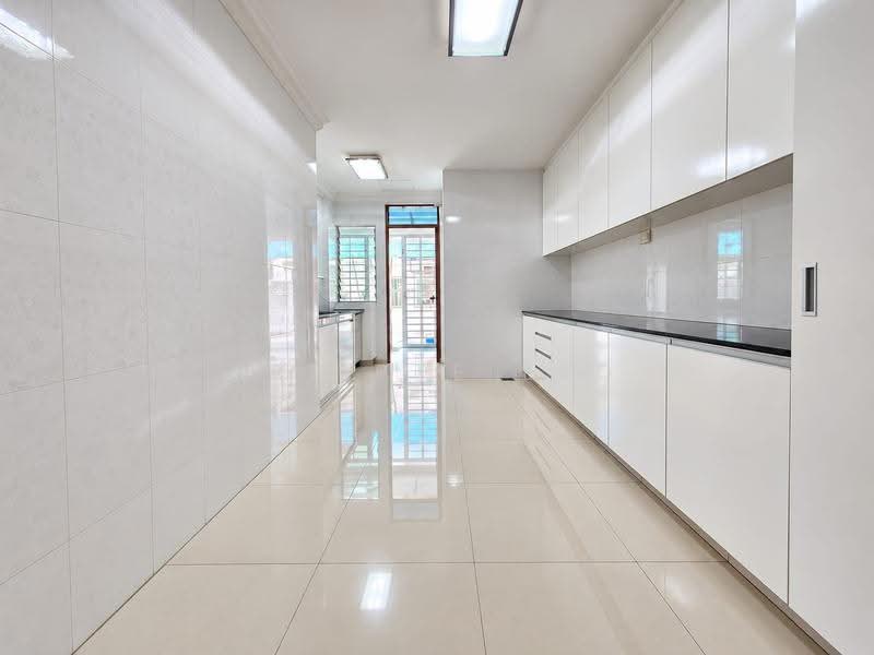 Finest 1km to Tao Nan! 2.5 Storey Detached House @ Telok Kurau, Telok Kurau, East Coast / Marine Parade, 5 Bedrooms, 7,000 sqft, Detached House For Sale, by VINCENT LYE, 500254376 - Kitchen - PropertyGuru.com.sg