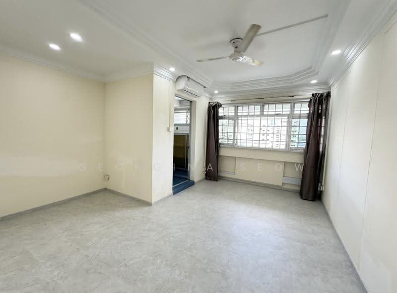 741 Pasir Ris Street 71, 741 Pasir Ris Street 71, Pasir Ris / Tampines, 4 Bedrooms, 1,346 sqft, HDB Flat For Rent, by Georgina Seow, 500254379 - Living Room - PropertyGuru.com.sg