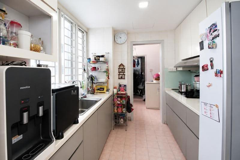 Northoaks, 20 Woodlands Cresent, Admiralty / Woodlands, 3 Bedrooms, 1,249 sqft, Condominium For Sale, by Mandy Yip, 500254381 - Kitchen - PropertyGuru.com.sg