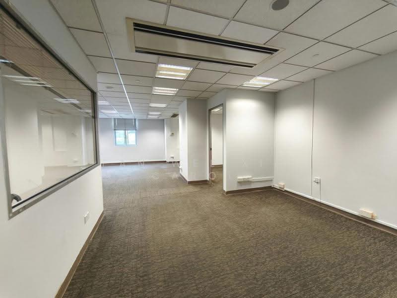 Tan Chong Tower, 15 Queen Street, Beach Road / Bugis / Rochor, 1,055 sqft, Office For Rent, by Fan Wee Xin Carol, 500254395 - Interior - CommercialGuru.com.sg
