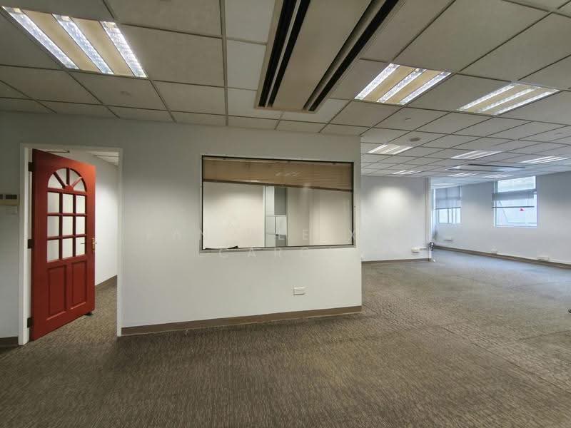 Tan Chong Tower, 15 Queen Street, Beach Road / Bugis / Rochor, 1,055 sqft, Office For Rent, by Fan Wee Xin Carol, 500254395 - Interior - CommercialGuru.com.sg
