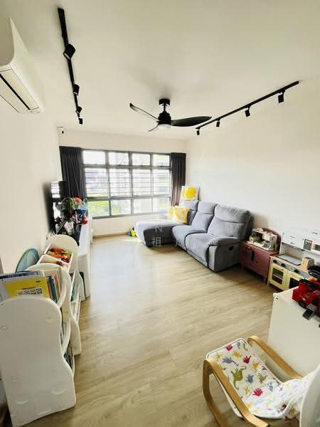 626A Tampines Street 61, 626A Tampines Street 61, Pasir Ris / Tampines, 3 Bedrooms, 1,001 sqft, HDB Flat For Sale, by Glenn Lau 刘祖成, 500254397 - Living Room - PropertyGuru.com.sg
