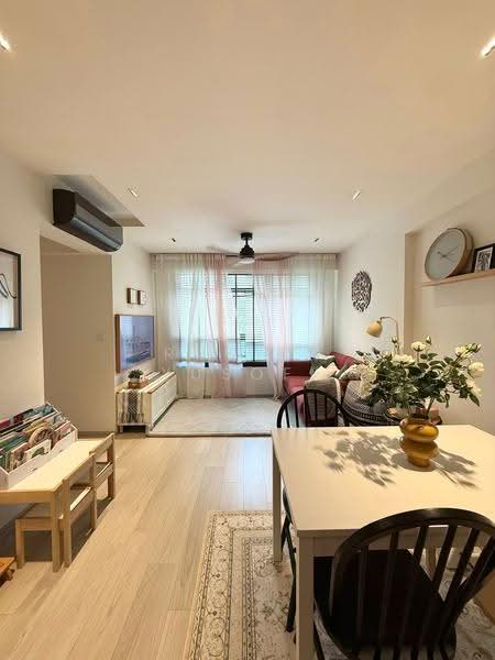 799A Woodlands Drive 60, 799A Woodlands Drive 60, Admiralty / Woodlands, 2 Bedrooms, 731 sqft, HDB Flat For Sale, by Rusydi Yusoff, 500254412 - Living Room - PropertyGuru.com.sg