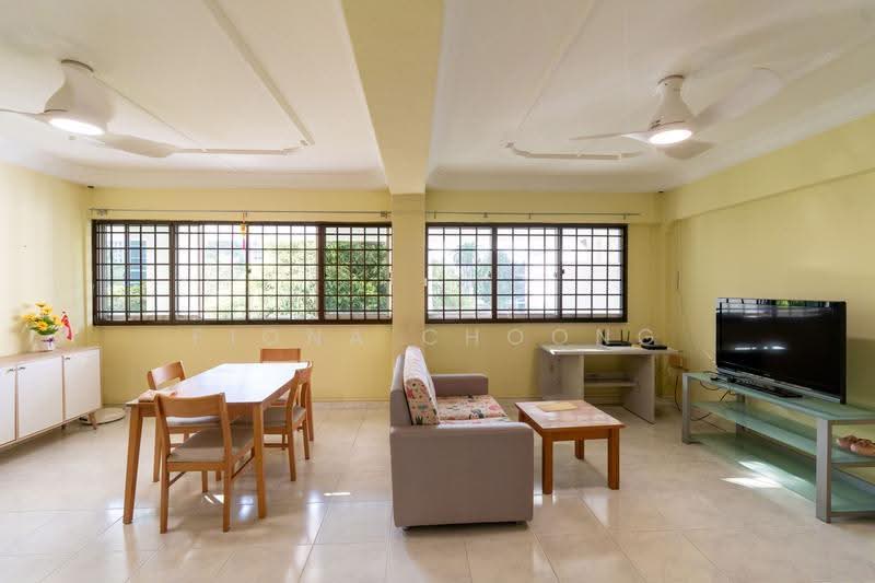 404 Choa Chu Kang Avenue 3, 404 Choa Chu Kang Avenue 3, Dairy Farm / Bukit Panjang / Choa Chu Kang, 3 Bedrooms, 1,119 sqft, HDB Flat For Sale, by Fiona Choong, 500254424 - Living Room - PropertyGuru.com.sg