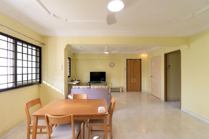 404 Choa Chu Kang Avenue 3, 404 Choa Chu Kang Avenue 3, Dairy Farm / Bukit Panjang / Choa Chu Kang, 3 Bedrooms, 1,119 sqft, HDB Flat For Sale, by Fiona Choong, 500254424 - Living Room - PropertyGuru.com.sg