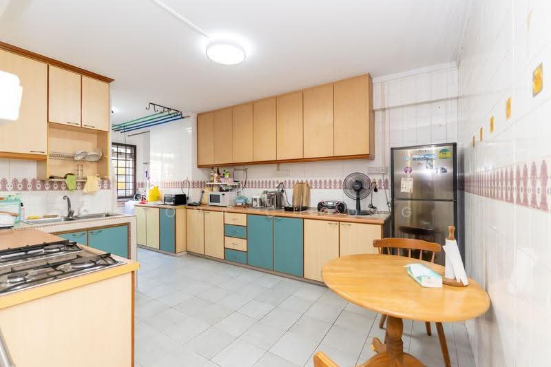 404 Choa Chu Kang Avenue 3, 404 Choa Chu Kang Avenue 3, Dairy Farm / Bukit Panjang / Choa Chu Kang, 3 Bedrooms, 1,119 sqft, HDB Flat For Sale, by Fiona Choong, 500254424 - Kitchen - PropertyGuru.com.sg
