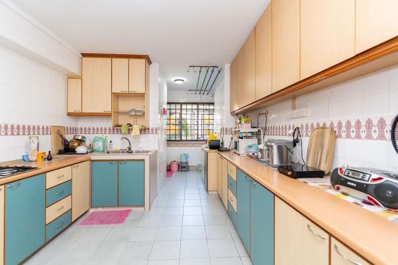 404 Choa Chu Kang Avenue 3, 404 Choa Chu Kang Avenue 3, Dairy Farm / Bukit Panjang / Choa Chu Kang, 3 Bedrooms, 1,119 sqft, HDB Flat For Sale, by Fiona Choong, 500254424 - Kitchen - PropertyGuru.com.sg
