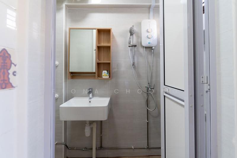 404 Choa Chu Kang Avenue 3, 404 Choa Chu Kang Avenue 3, Dairy Farm / Bukit Panjang / Choa Chu Kang, 3 Bedrooms, 1,119 sqft, HDB Flat For Sale, by Fiona Choong, 500254424 - Bathroom - PropertyGuru.com.sg