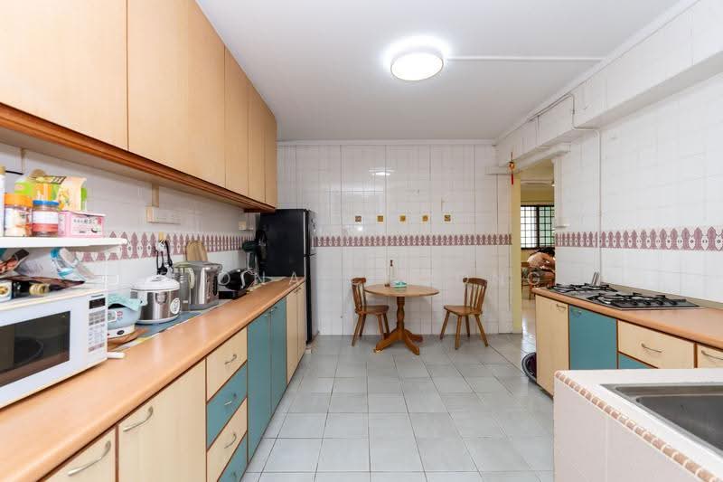 404 Choa Chu Kang Avenue 3, 404 Choa Chu Kang Avenue 3, Dairy Farm / Bukit Panjang / Choa Chu Kang, 3 Bedrooms, 1,119 sqft, HDB Flat For Sale, by Fiona Choong, 500254424 - Kitchen - PropertyGuru.com.sg