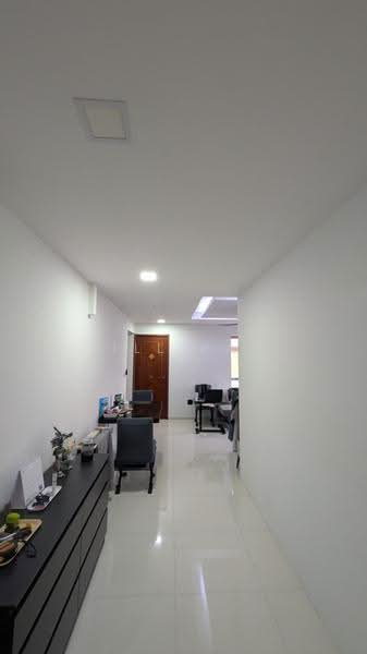90 Tanglin Halt Road, 90 Tanglin Halt Road, Alexandra / Commonwealth, Room Rental, 120 sqft, HDB Flat For Rent, by Jill Pan, 500254432 - Corridor - PropertyGuru.com.sg