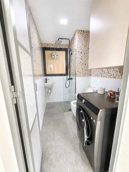 Northwave EC, 111 Woodlands View, Admiralty / Woodlands, 2 Bedrooms, 667 sqft, Condominium For Rent, by Gaynor Lim, 500254442 - Bathroom - PropertyGuru.com.sg