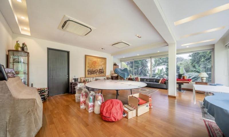 D11 GOOD VALUE $$ BUNGALOW. SPRAWLING GROUND. WIDE FRONTAGE JEAN93571119, Newton / Novena, 5 Bedrooms, 9,500 sqft, Good Class Bungalow For Sale, by Jean Ong, 500254443 - Living Room - PropertyGuru.com.sg