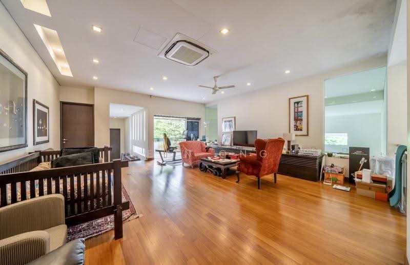 D11 GOOD VALUE $$ BUNGALOW. SPRAWLING GROUND. WIDE FRONTAGE JEAN93571119, Newton / Novena, 5 Bedrooms, 9,500 sqft, Good Class Bungalow For Sale, by Jean Ong, 500254443 - Living Room - PropertyGuru.com.sg