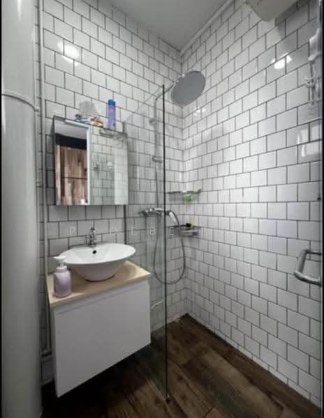 553 Hougang Street 51, 553 Hougang Street 51, Hougang / Punggol / Sengkang, Room Rental, 150 sqft, HDB Flat For Rent, by Phoebe Lee, 500254449 - Bathroom - PropertyGuru.com.sg