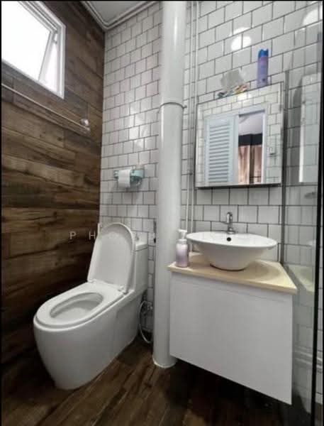553 Hougang Street 51, 553 Hougang Street 51, Hougang / Punggol / Sengkang, Room Rental, 150 sqft, HDB Flat For Rent, by Phoebe Lee, 500254449 - Bathroom - PropertyGuru.com.sg