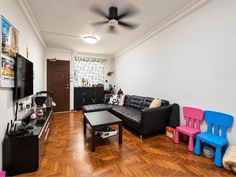 217 Yishun Street 21, 217 Yishun Street 21, Sembawang / Yishun, 2 Bedrooms, 732 sqft, HDB Flat For Sale, by Ivy Lim, 500254467 - Living Room - PropertyGuru.com.sg