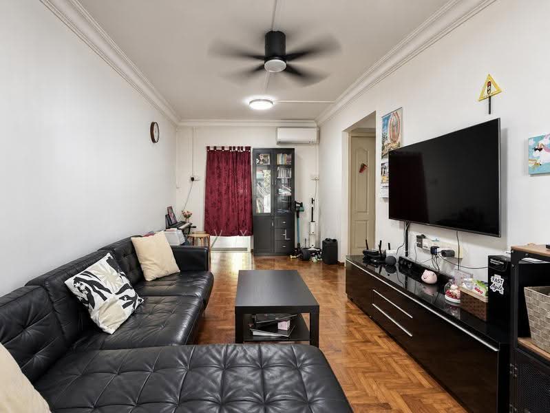 217 Yishun Street 21, 217 Yishun Street 21, Sembawang / Yishun, 2 Bedrooms, 732 sqft, HDB Flat For Sale, by Ivy Lim, 500254467 - Living Room - PropertyGuru.com.sg