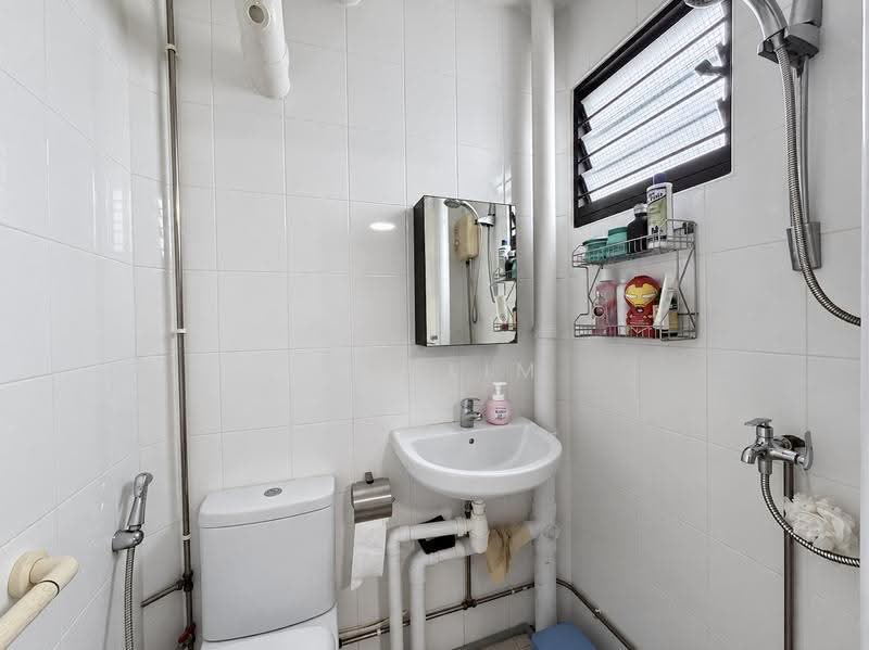 217 Yishun Street 21, 217 Yishun Street 21, Sembawang / Yishun, 2 Bedrooms, 732 sqft, HDB Flat For Sale, by Ivy Lim, 500254467 - Bathroom - PropertyGuru.com.sg