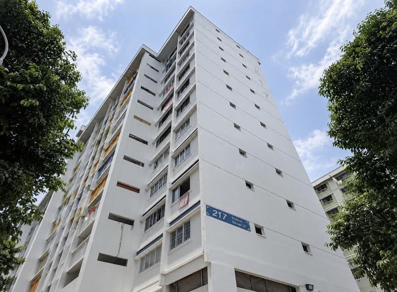 217 Yishun Street 21, 217 Yishun Street 21, Sembawang / Yishun, 2 Bedrooms, 732 sqft, HDB Flat For Sale, by Ivy Lim, 500254467 - Exterior - PropertyGuru.com.sg