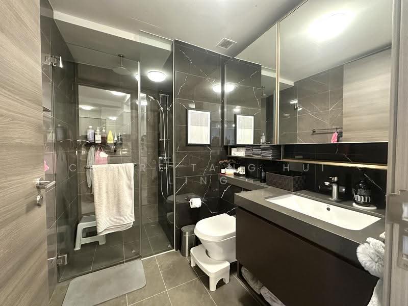 The Florence Residences, 99 Hougang Avenue 2, Hougang / Punggol / Sengkang, 2 Bedrooms, 624 sqft, Condominium For Sale, by Claire Tang Hui Ling, 500254496 - Bathroom - PropertyGuru.com.sg