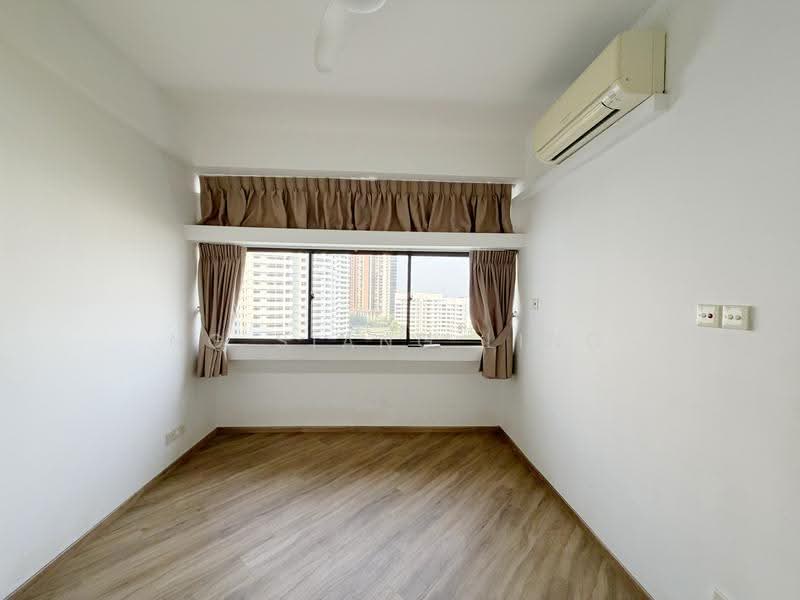 Mandarin Gardens, 5 Siglap Road, East Coast / Marine Parade, 2 Bedrooms, 1,001 sqft, Condominium For Rent, by Ng Siang Ling, 500254500 - PropertyGuru.com.sg