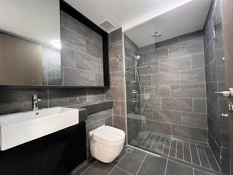 Affinity At Serangoon, Hougang / Punggol / Sengkang, 1 Bedroom, 538 sqft, Condominium For Sale, by Janice Lee, 500254522 - Bathroom - PropertyGuru.com.sg