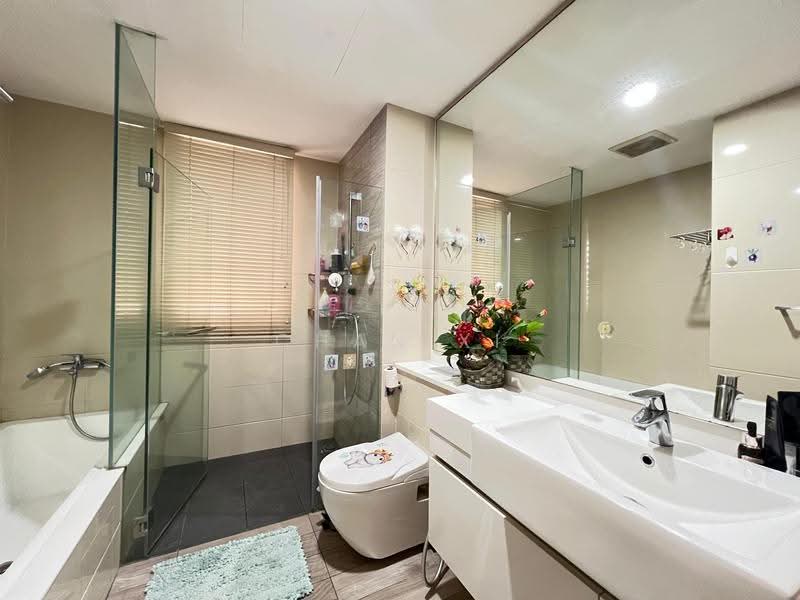 Terrasse, 23 Terrasse Lane, Hougang / Punggol / Sengkang, 4 Bedrooms, 1,421 sqft, Condominium For Sale, by Chan Xi, 500254528 - Bathroom - PropertyGuru.com.sg
