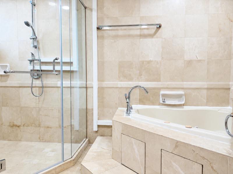 Grange 70, 70 Grange Road, Tanglin / Holland / Bukit Timah, 3 Bedrooms, 1,970 sqft, Condominium For Rent, by Lim Sheng Loo, 500254529 - Bathroom - PropertyGuru.com.sg