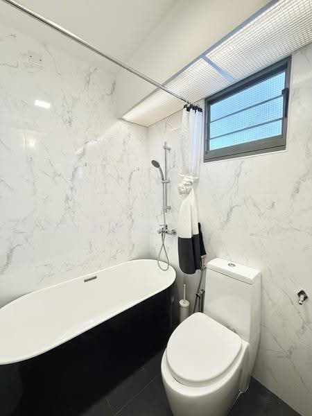 676D Punggol Drive, 676D Punggol Drive, Hougang / Punggol / Sengkang, 3 Bedrooms, 1,001 sqft, HDB Flat For Sale, by Kuanyee Goh, 500254534 - Bathroom - PropertyGuru.com.sg