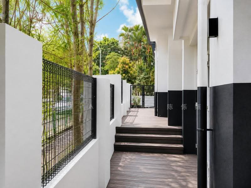 ✸RARE CORNER SEMI-D SUPER NEAR WATTEN ESTATE PARK✸WITHIN 1 KM OF RGPS ✸NEAR TAN KAH KEE MRT STATION✸, Watten Estate Road Hillcrest Greenwood Greendale Greenmead Greenpark Shelford Park Vale Linden Pandan Naga Sari Vanda Namly Duchess Princess Of Wales King's Queen's Duke's Coronation University Kheam Hock Unggas Seni Bahasa Tudor Tempua Sejarah Namly, Newton / Novena, 5 Bedrooms, 4,200 sqft, Semi-Detached House For Sale, by Damian Tan 陈係赈, 500254540 - Exterior - PropertyGuru.com.sg