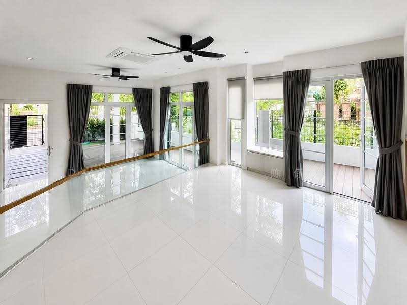 ✸RARE CORNER SEMI-D SUPER NEAR WATTEN ESTATE PARK✸WITHIN 1 KM OF RGPS ✸NEAR TAN KAH KEE MRT STATION✸, Watten Estate Road Hillcrest Greenwood Greendale Greenmead Greenpark Shelford Park Vale Linden Pandan Naga Sari Vanda Namly Duchess Princess Of Wales King's Queen's Duke's Coronation University Kheam Hock Unggas Seni Bahasa Tudor Tempua Sejarah Namly, Newton / Novena, 5 Bedrooms, 4,200 sqft, Semi-Detached House For Sale, by Damian Tan 陈係赈, 500254540 - Balcony - PropertyGuru.com.sg
