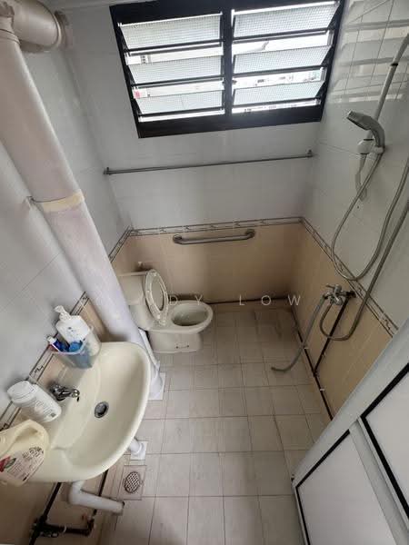 307 Shunfu Road, 307 Shunfu Road, Ang Mo Kio / Bishan / Thomson, Room Rental, 100 sqft, HDB Flat For Rent, by Landy Low, 500254550 - Bathroom - PropertyGuru.com.sg