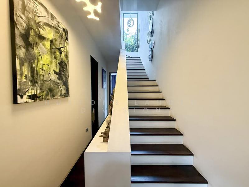 Rare Freehold Terrace with Lush Green Views, East Coast / Marine Parade, 5 Bedrooms, 3,000 sqft, Terraced House For Sale, by Homer, 500254563 - Interior - PropertyGuru.com.sg