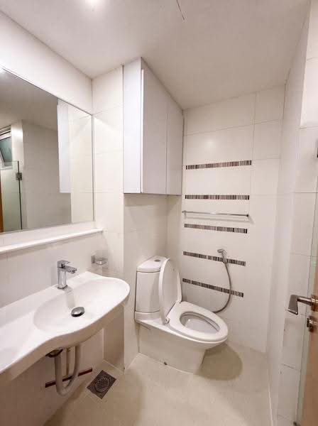 The Quartz, 69 Compassvale Bow, Hougang / Punggol / Sengkang, 3 Bedrooms, 1,507 sqft, Condominium For Sale, by Kyle Ng, 500254572 - Bathroom - PropertyGuru.com.sg