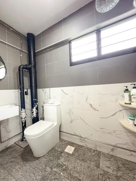 209 Yishun Street 21, 209 Yishun Street 21, Sembawang / Yishun, 3 Bedrooms, 1,345 sqft, HDB Flat For Sale, by Fadhil Jabbar, 500254574 - Bathroom - PropertyGuru.com.sg