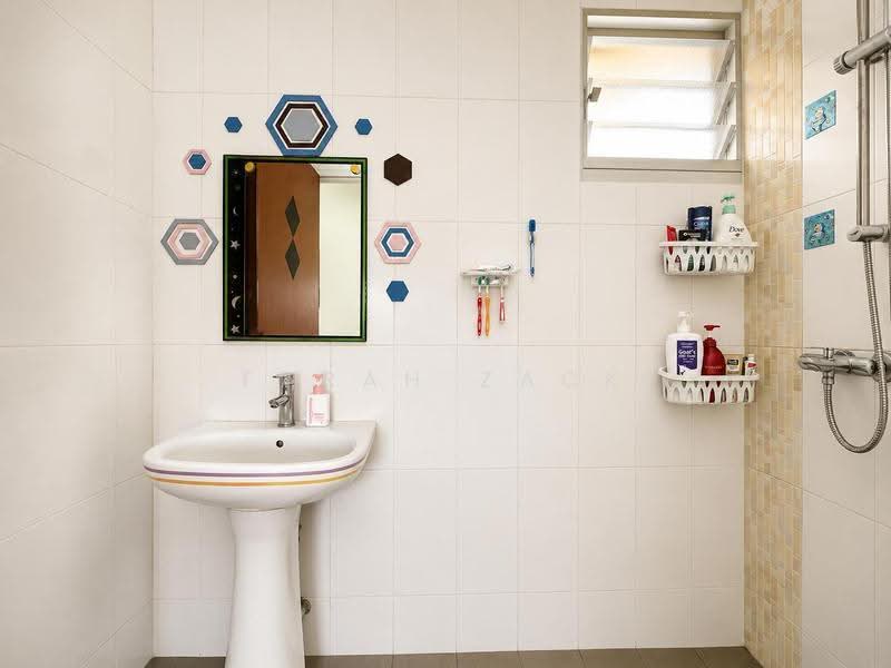 512A Yishun Street 51, 512A Yishun Street 51, Sembawang / Yishun, 2 Bedrooms, 732 sqft, HDB Flat For Sale, by Farah Zack, 500254577 - Bathroom - PropertyGuru.com.sg