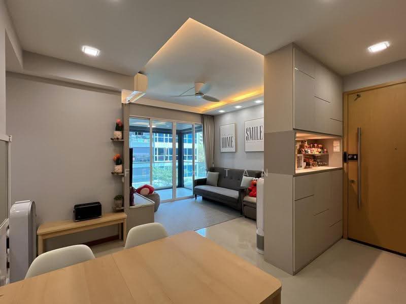 The Tampines Trilliant, 21 Tampines Central 7, Pasir Ris / Tampines, 3 Bedrooms, 1,000 sqft, Condominium For Sale, by Felix Tan, 500254588 - Living Room - PropertyGuru.com.sg