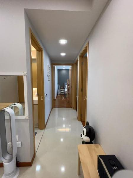 The Tampines Trilliant, 21 Tampines Central 7, Pasir Ris / Tampines, 3 Bedrooms, 1,000 sqft, Condominium For Sale, by Felix Tan, 500254588 - Corridor - PropertyGuru.com.sg