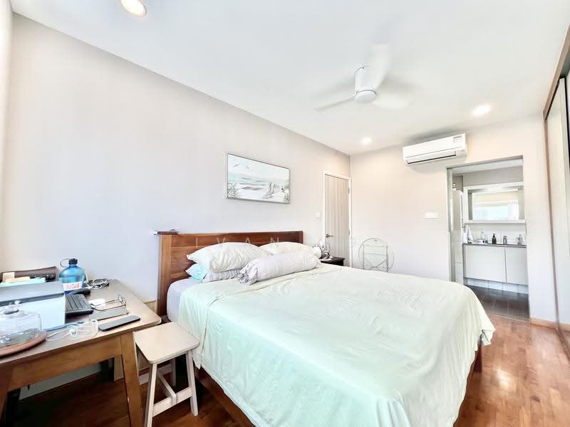 Evergreen Park, 31 Hougang Avenue 7, Hougang / Punggol / Sengkang, 4 Bedrooms, 1,345 sqft, Condominium For Sale, by Ivan Ng, 500254601 - Bedroom - PropertyGuru.com.sg