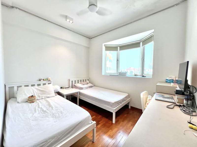 Evergreen Park, 31 Hougang Avenue 7, Hougang / Punggol / Sengkang, 4 Bedrooms, 1,345 sqft, Condominium For Sale, by Ivan Ng, 500254601 - Bedroom - PropertyGuru.com.sg