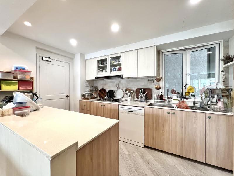 Evergreen Park, 31 Hougang Avenue 7, Hougang / Punggol / Sengkang, 4 Bedrooms, 1,345 sqft, Condominium For Sale, by Ivan Ng, 500254601 - Kitchen - PropertyGuru.com.sg
