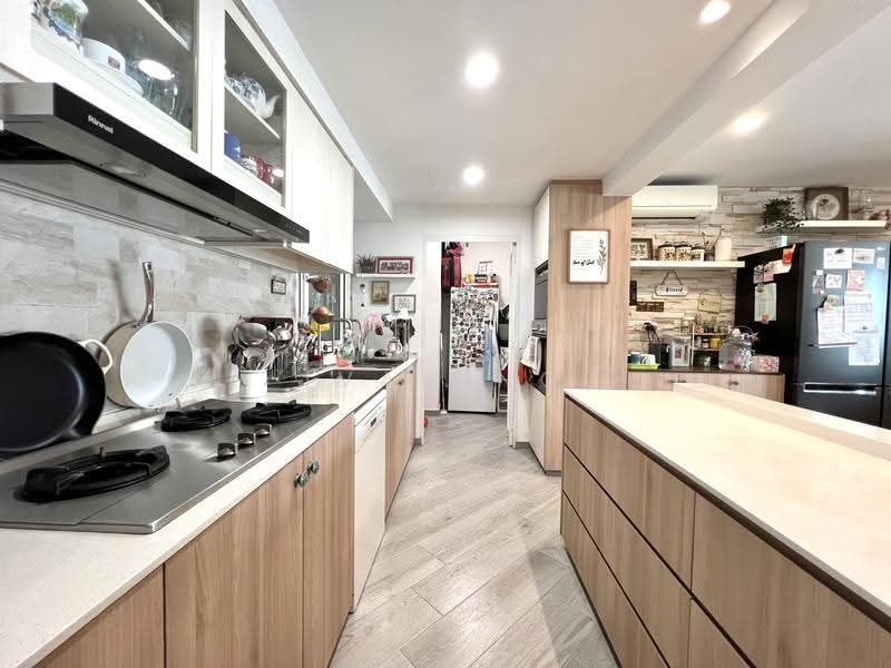 Evergreen Park, 31 Hougang Avenue 7, Hougang / Punggol / Sengkang, 4 Bedrooms, 1,345 sqft, Condominium For Sale, by Ivan Ng, 500254601 - Kitchen - PropertyGuru.com.sg
