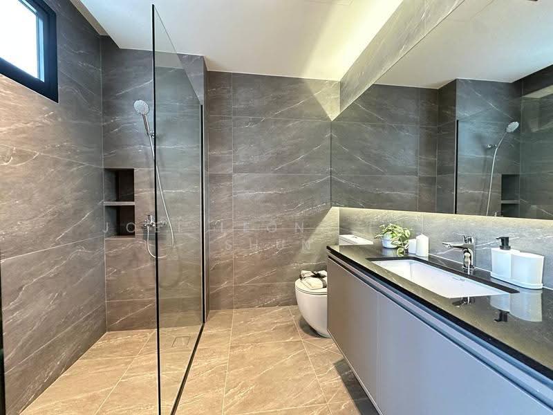 Sembawang Straits Estate, 23 Jalan Sankam, Sembawang / Yishun, 5 Bedrooms, 4,834 sqft, Terraced House For Sale, by Joel Leong Foo Shun, 500254616 - Bathroom - PropertyGuru.com.sg