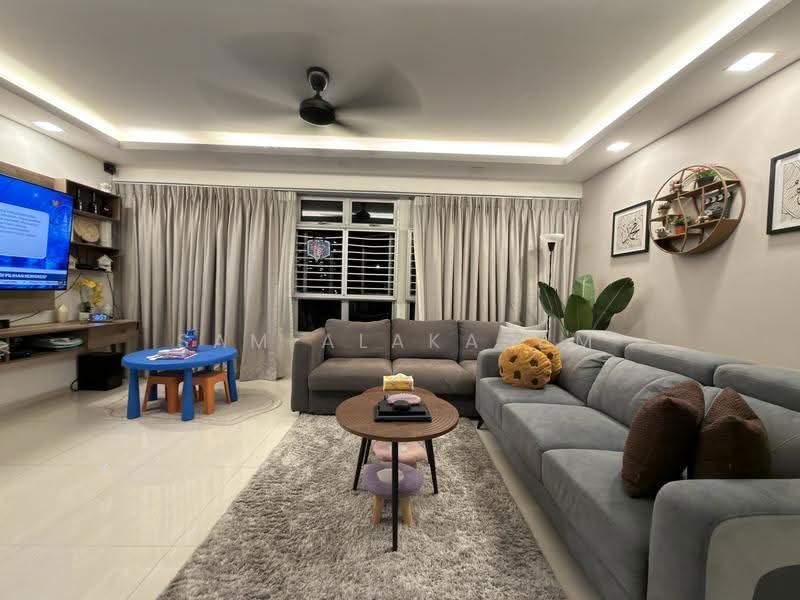 522C Tampines Central 7, 522C Tampines Central 7, Pasir Ris / Tampines, 3 Bedrooms, 1,216 sqft, HDB Flat For Sale, by Sam Alakasam, 500254623 - Living Room - PropertyGuru.com.sg