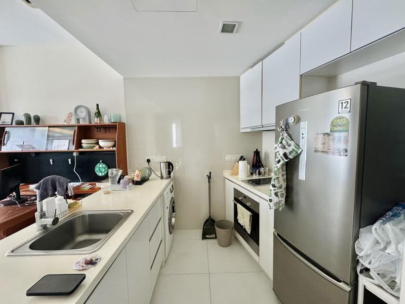 d'Leedon (Former Farrer Court), 11 Leedon Heights, Tanglin / Holland / Bukit Timah, 1 Bedroom, 624 sqft, Condominium For Sale, by Sandra Kok, 500254632 - Kitchen - PropertyGuru.com.sg